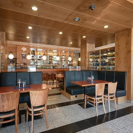 Hotel Conti Am Hauptbahnhof-3