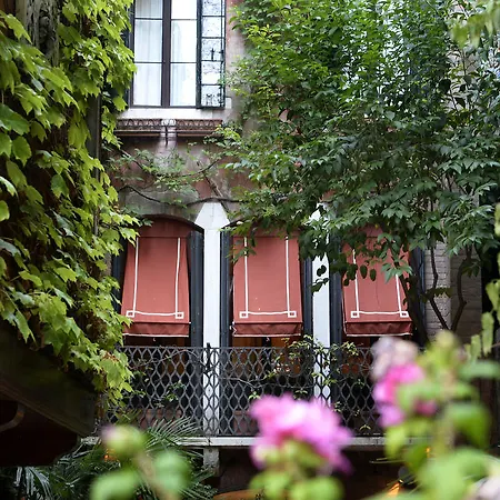 Hotel Flora - By Romanelli Family-2