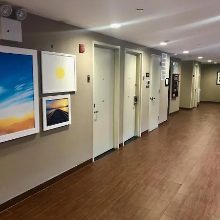 Days Inn By Wyndham Brooklyn Borough Park-3