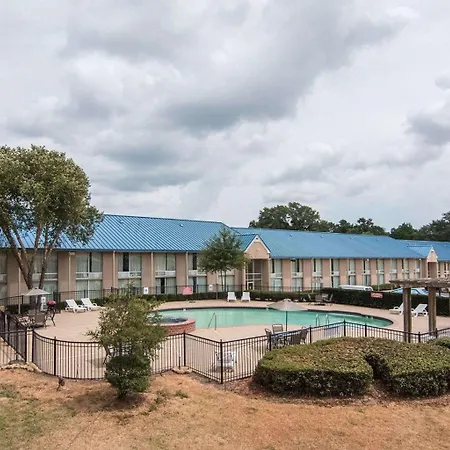 Economy Inn & Suites-2