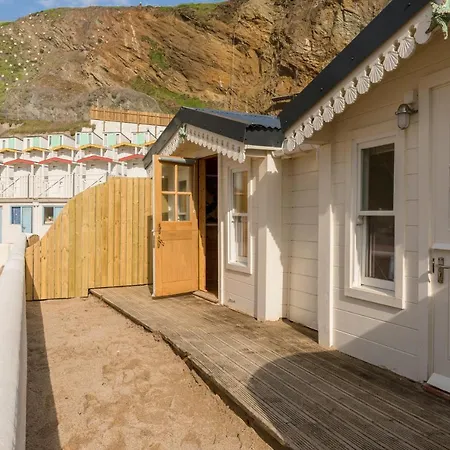 Tolcarne Beach Colonial Restaurant And Rooms-3