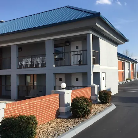 Super 8 By Wyndham Dandridge-3