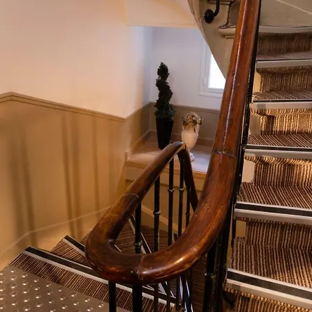 Hotel De La Tour Eiffel-3