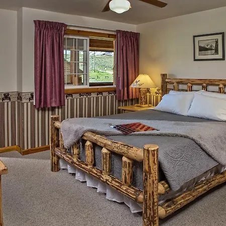 Stanley High Country Inn-2