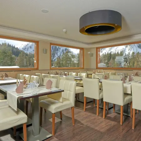 Hotel Edelweiss-2