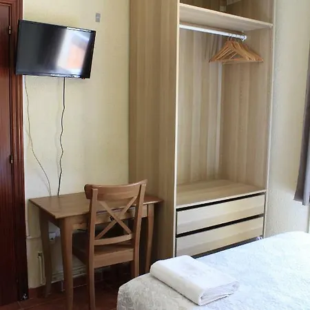 Hostal La Romanica-3