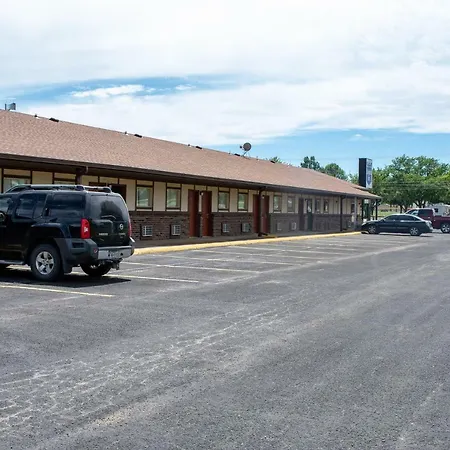 Americas Best Value Inn Chanute-2