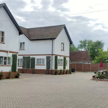 Stansted Airport Lodge-3