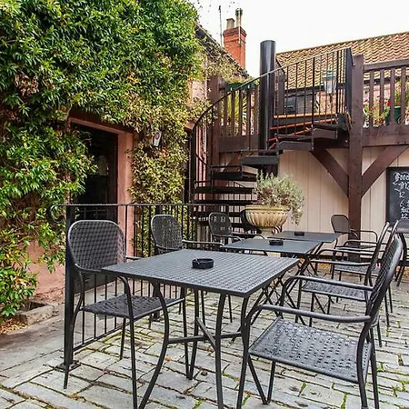 The City Arms-2