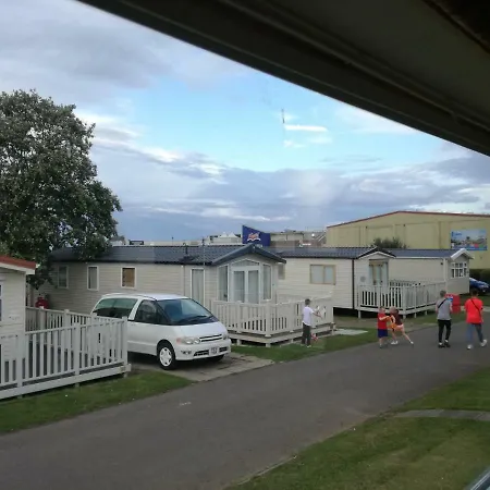 Happy Days Caravan 90 Primrose Field Primrose Valley-2