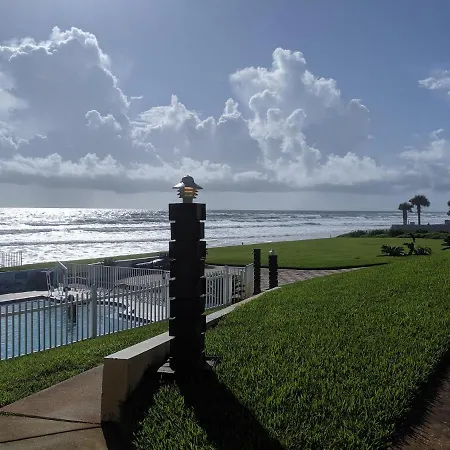 Shoreline Suites & Cabana Cottages - Beachfront-3