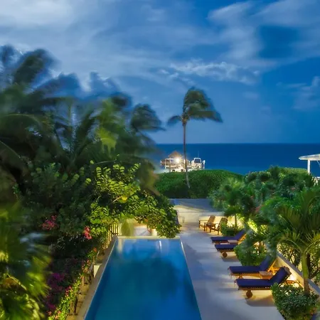 Weezie'S Ocean Front Hotel And Garden Cottages-3