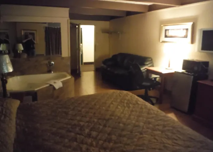Budgetel Inn & Suites