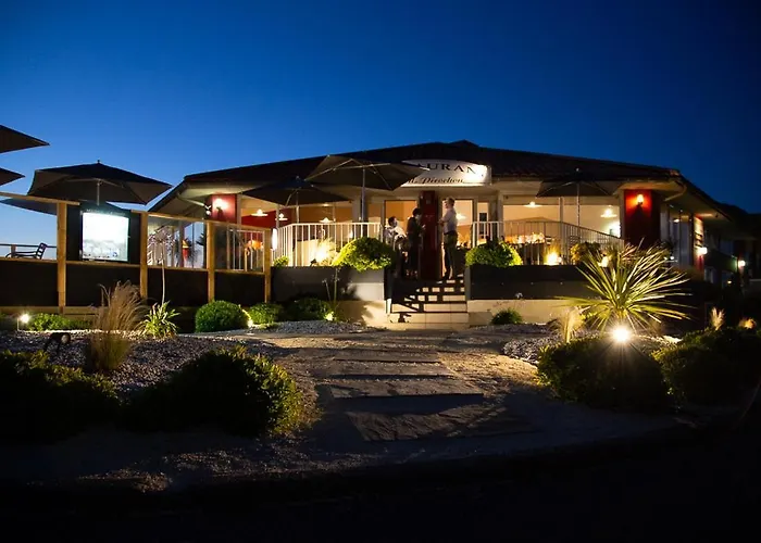 Logis Hôtellerie Les Brisants , Restaurant J M Perochon