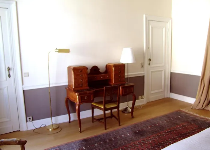 Louise Chatelain suites