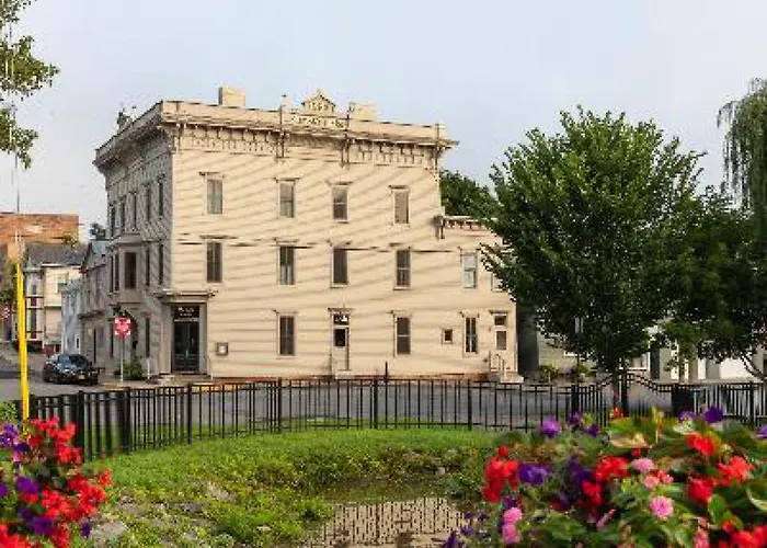 Stewart House Hotel