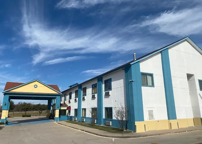 Tropicana Inn And Suites