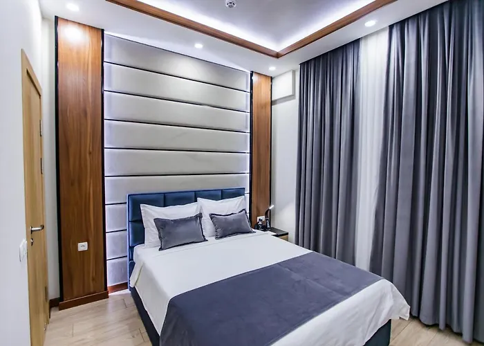 Art Deluxe Hotel