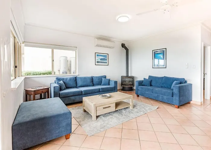 Canal Rocks Beachfront Apartments