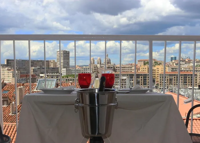 Suite privée du balcon du vieux port Marseille
