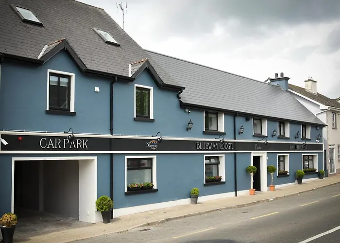 The Leitrim Inn And Blueway Lodge