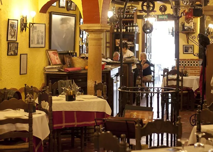 Hotel Hermanos Macias