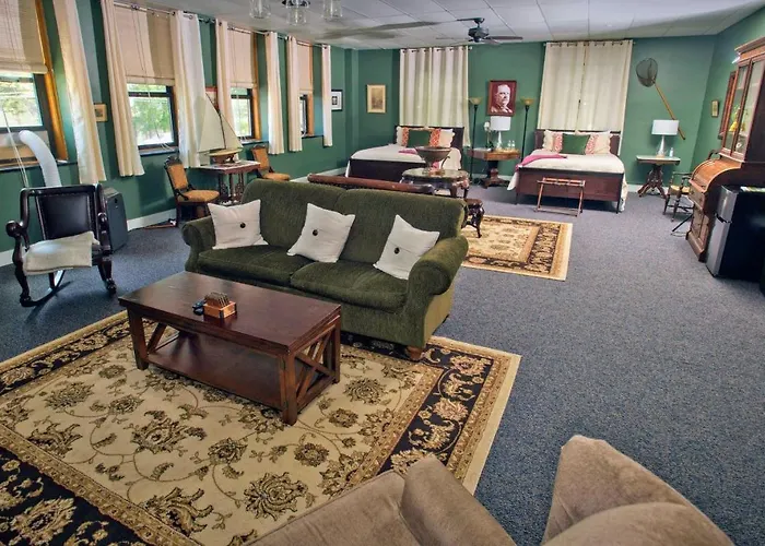 Sherman Inn