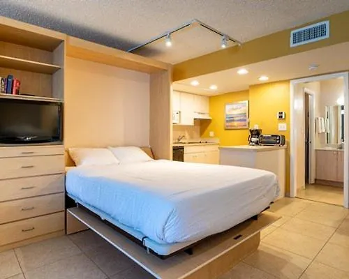 Canada House Pompano Beach