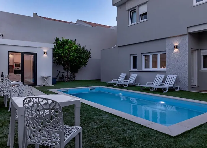 Ilheu 25 Peniche House