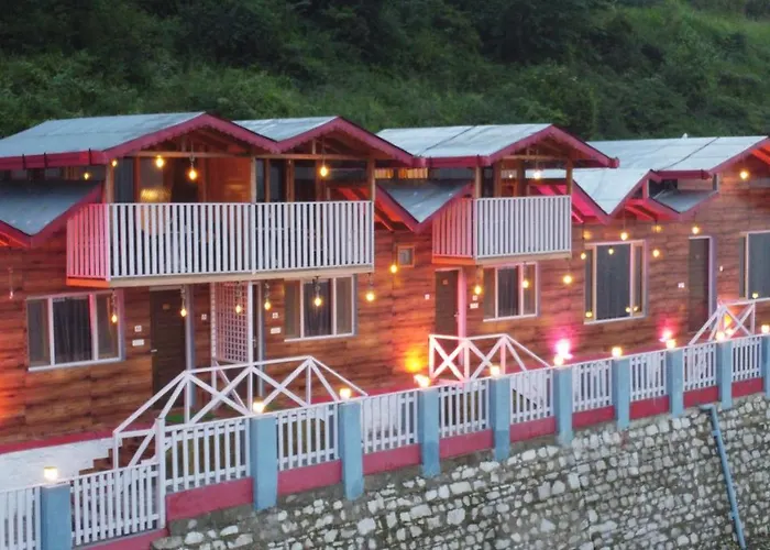 Rooftop Cottages & Restaurant, Pangot