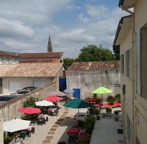 Hotel Cafe De Paris à Lesparre-Médoc