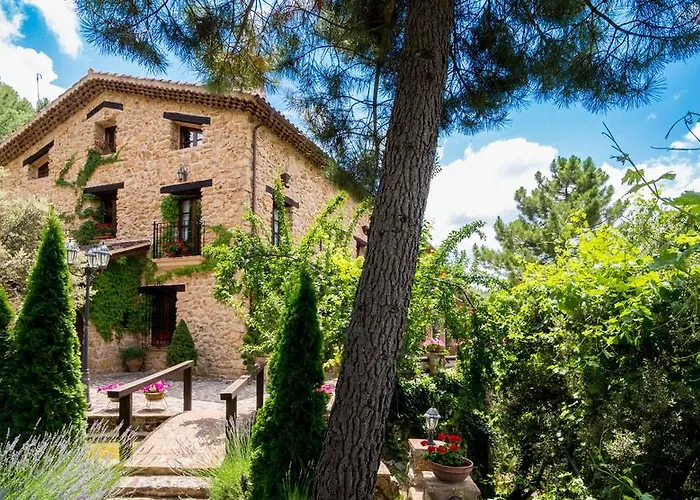 Hotel de Montaña Cueva Ahumada