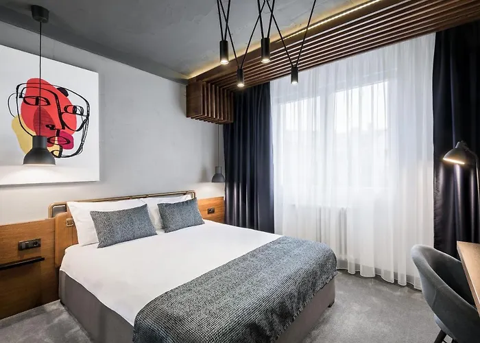 7 Rooms Suites