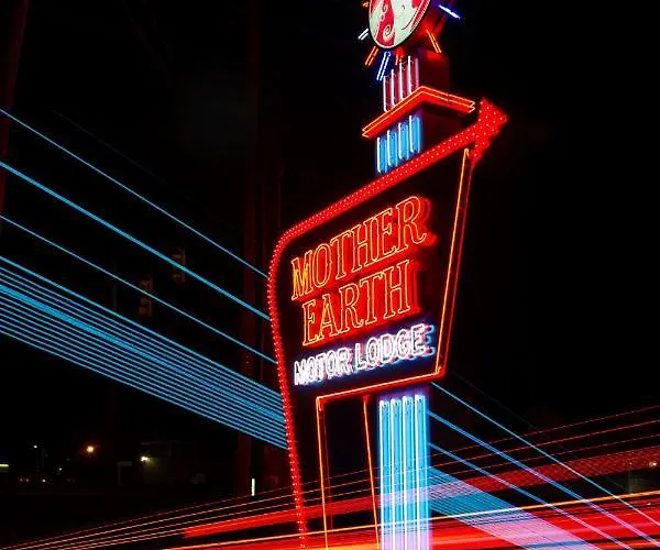 Mother Earth Motor Lodge