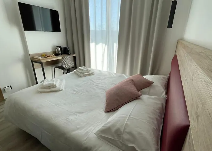 Airport Rooms