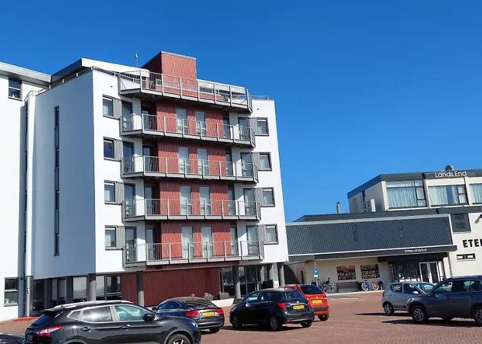 Hotel Lands End