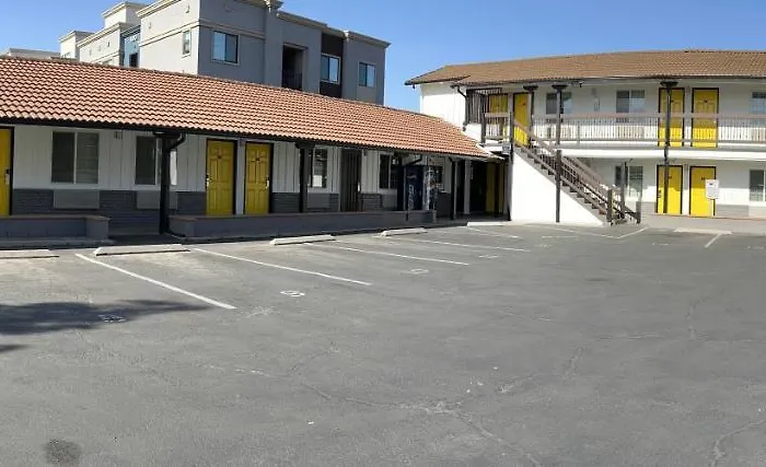 Escondido Inn