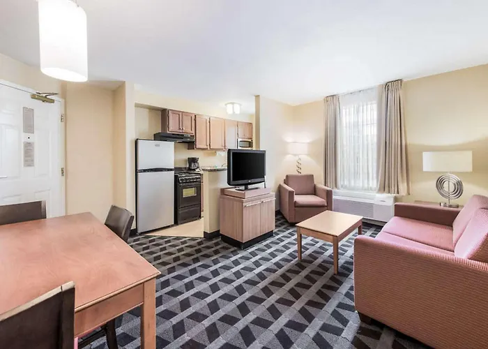 Birch Hills Suites - Blue Ash