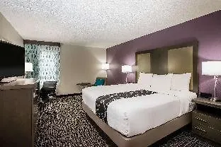 La Quinta Inn By Wyndham Davenport & Conference Center