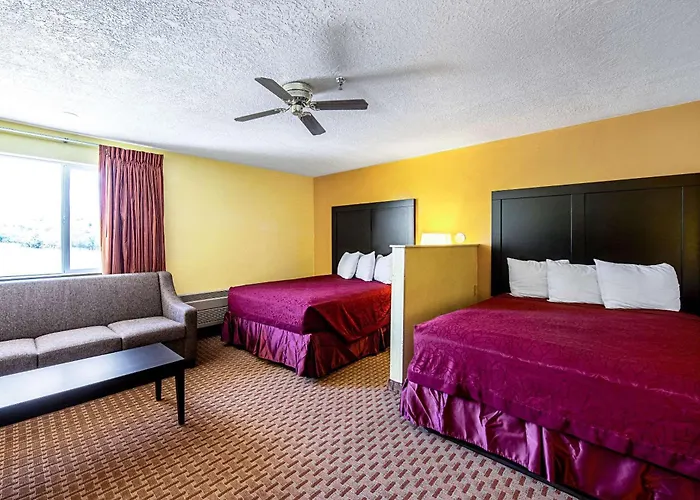 Rodeway Inn & Suites