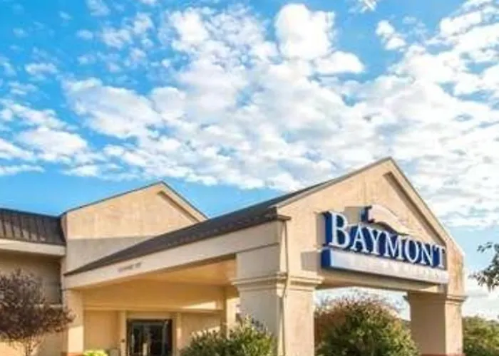 Baymont By Wyndham Topeka