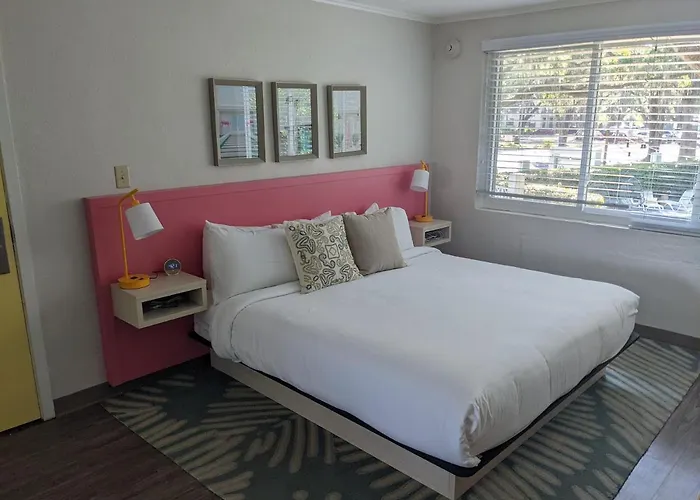 Queen'S Court Inn St. Simons Island