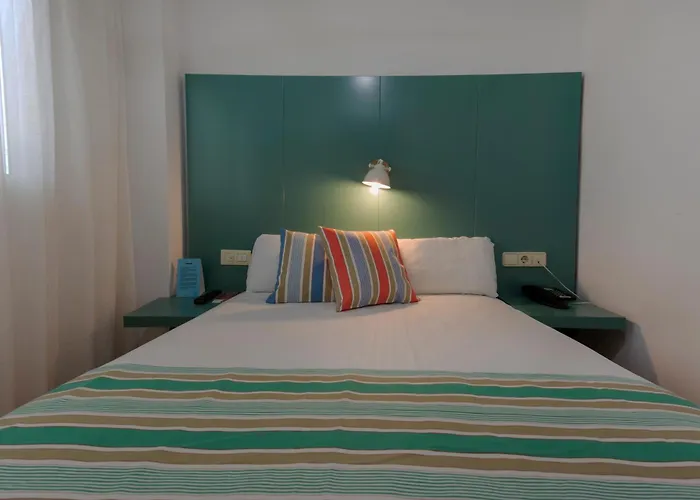 Yomo Hostal BCN Port Barcelona