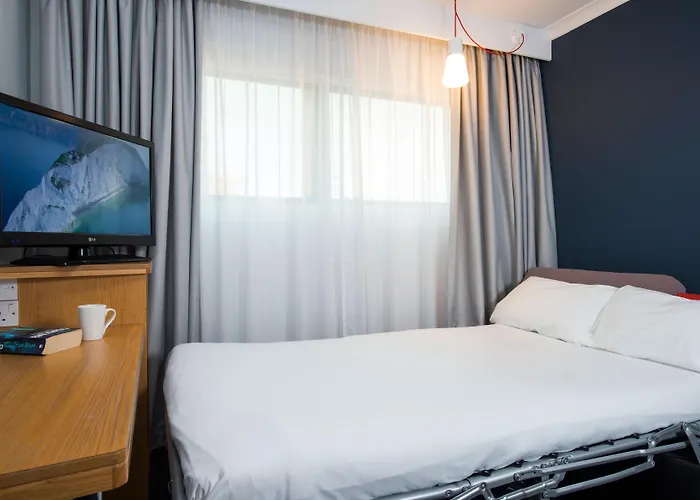 Holiday Inn Express Taunton East By Ihg