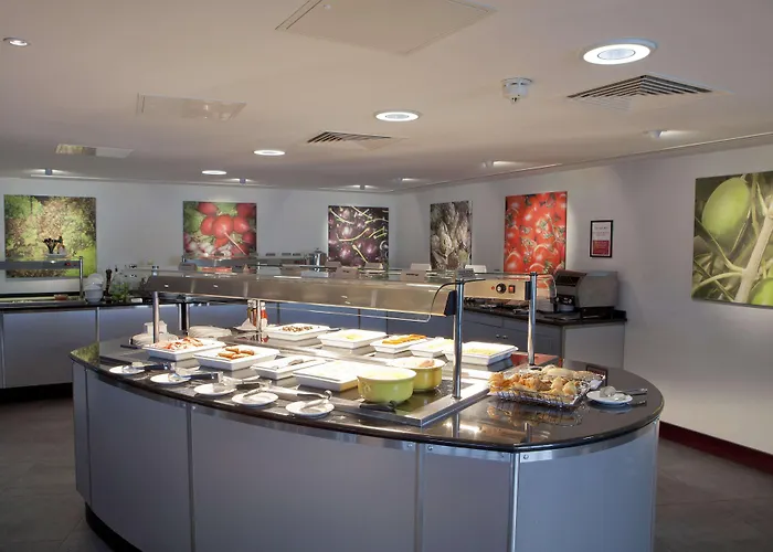 Doubletree By Hilton London Heathrow Airport