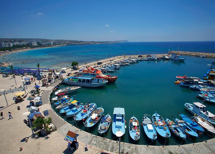 Limanaki Beach Hotel&Suites
