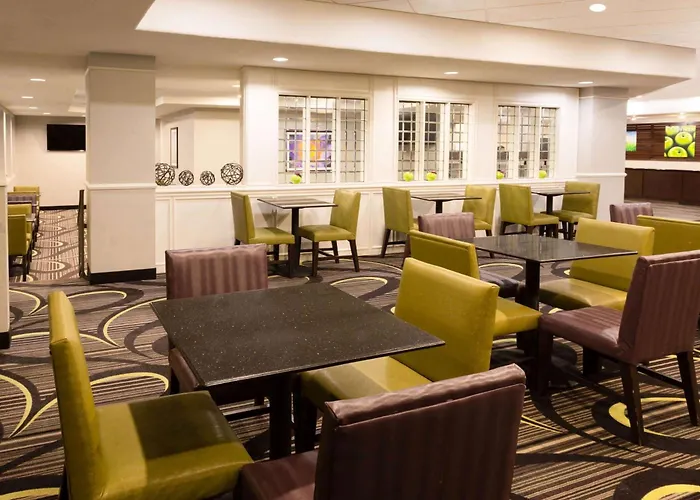 Bloom Hotel Bloomington