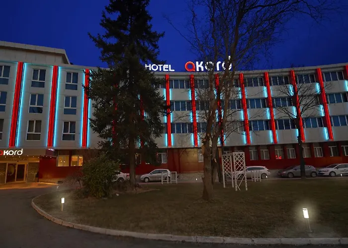 Hotel Akord - Free Parking & Metro Access
