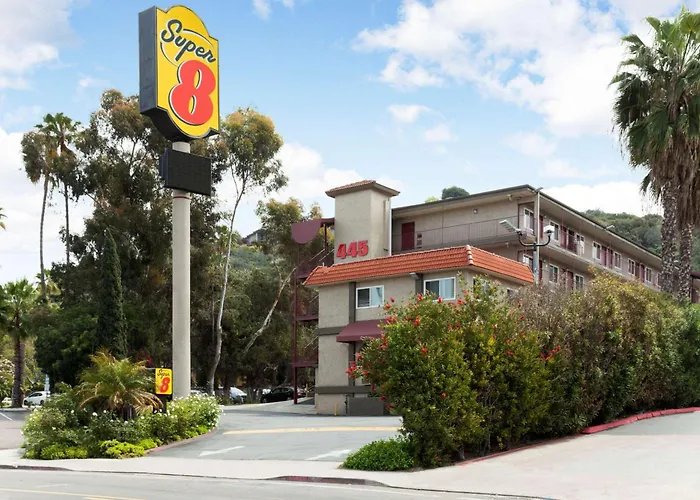 Super 8 By Wyndham San Diego Circle