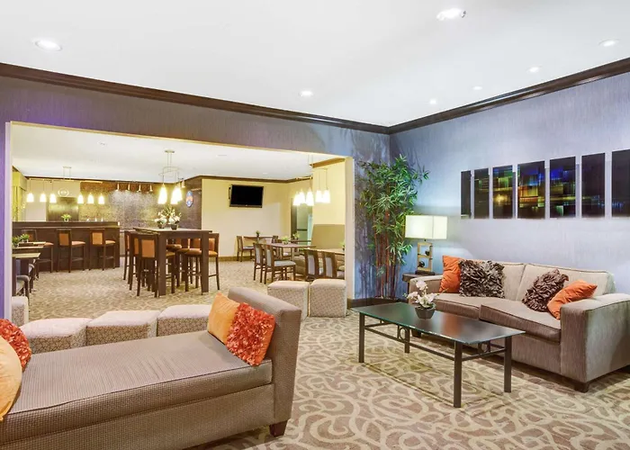 Baymont By Wyndham Dallas/ Love Field